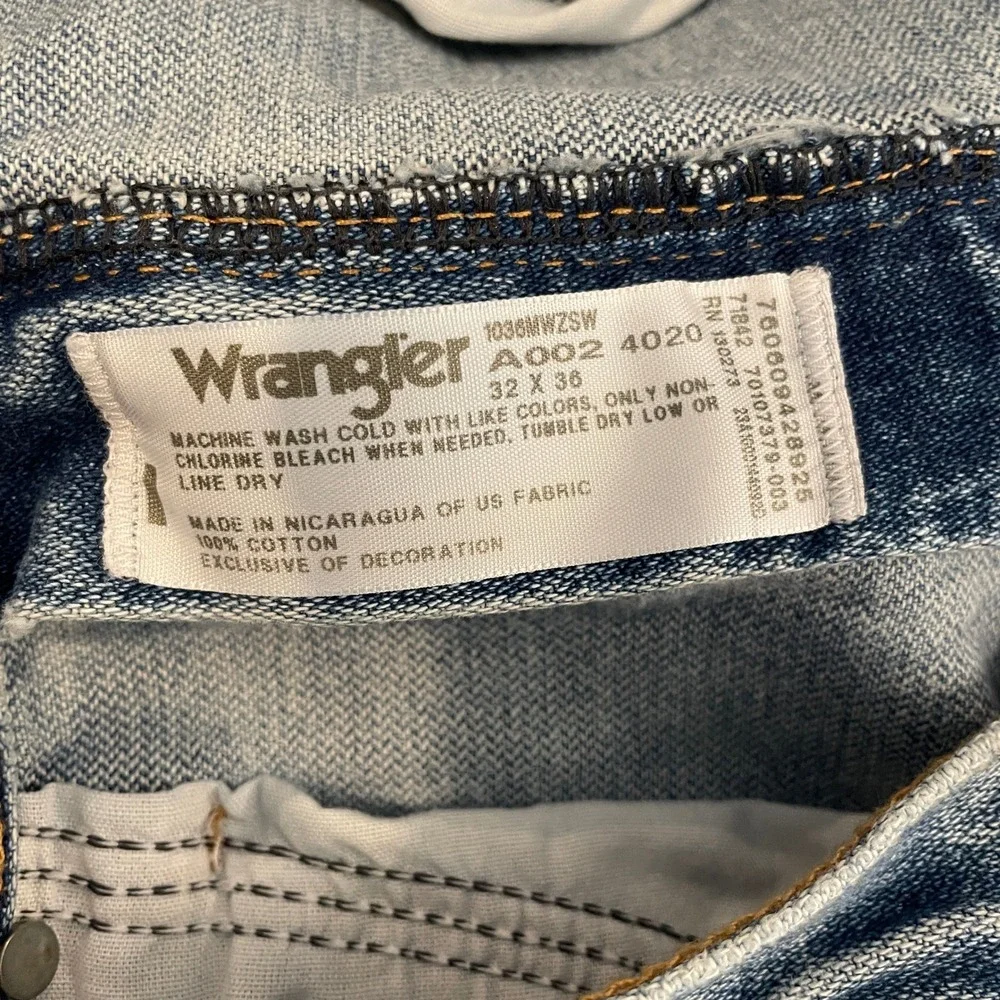 Wrangler 36MWZ Cowboy Cut Slim Fit Jeans Mens 32x36 Stonewash Blue Denim NEW